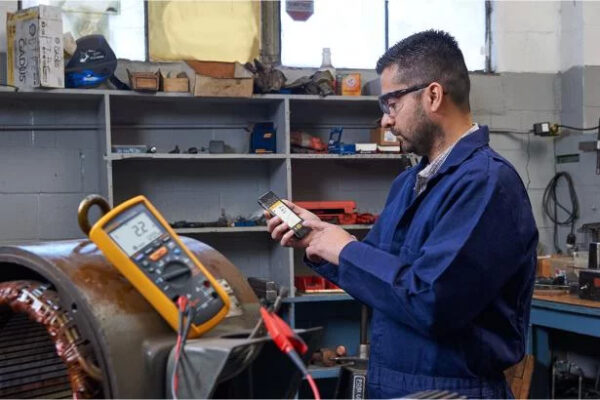 Fluke 1587 FC Digital Insulation Multimeter-25935