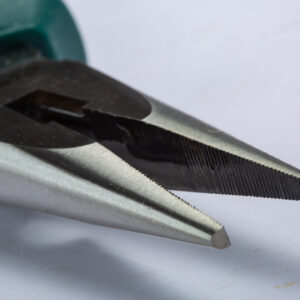 Tang Lancip Long Nose Pliers 6" Sata 70101A-0