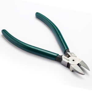 Tang Plastic Cutting Pliers 5" Sata 70641-0